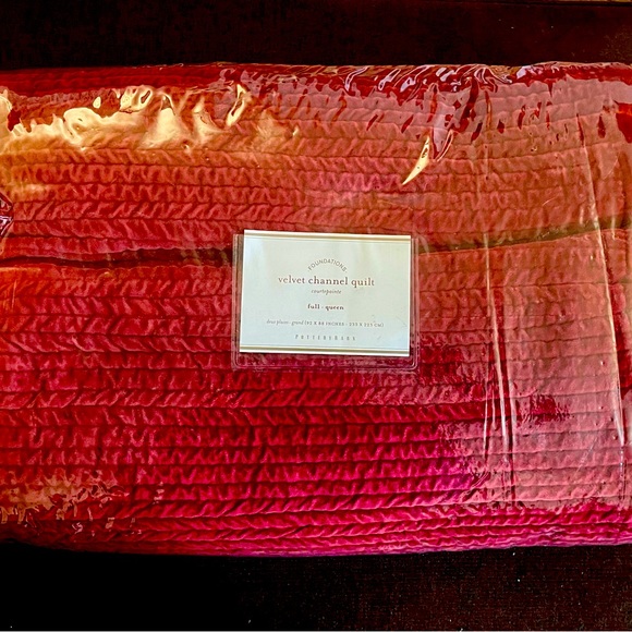 Pottery Barn Bedding Pottery Barn Red Velvet Channel Quilt Full